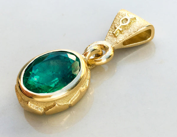 Oocha Mani - Emerald Pendant for Budha (Mercury), 18K Gold. Jyotish jewelry. Vedic astrology jewelry