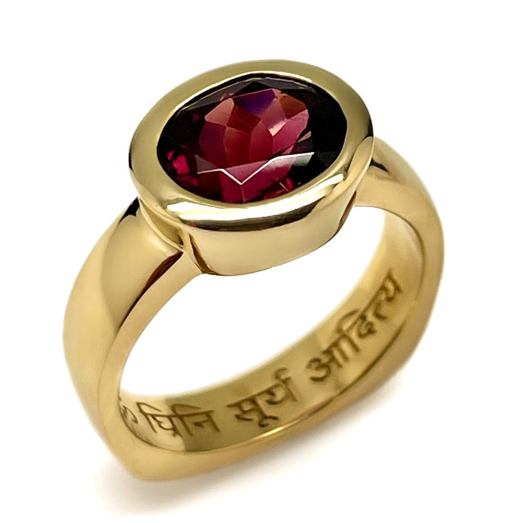 Oocha Mani - Rhodolite Ring for the Sun, 18K Gold, Jyotish jewelry. Vedic astrology jewelry