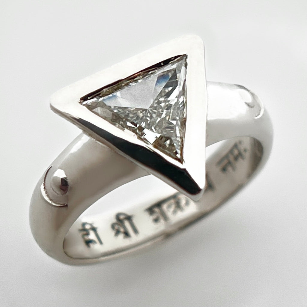 Buy 5 ratti Zircon Ring Zircon Stone Ring American Diamond Ring Zircon Stone  Ring American Diamond Stone Certified Energized Adjustable Ring for  Men,Women,Girls & Boy at Amazon.in