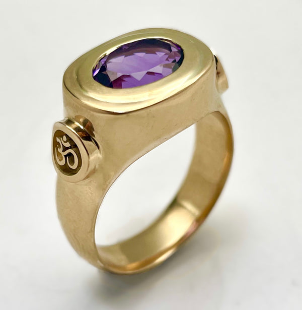 Oocha Mani - Amethyst 'OM' Ring for Shani (Saturn), 18K Gold. Jyotish jewelry. Vedic astrology jewelry.