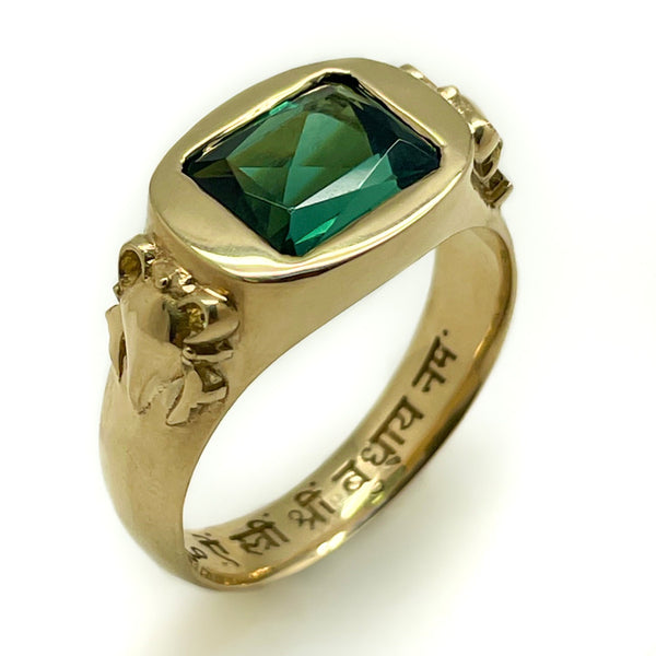 Oocha Mani - Tourmaline 'Conch' Ring for Budha (Mercury), 18K Gold, Jyotish jewelry. Vedic astrology jewelry